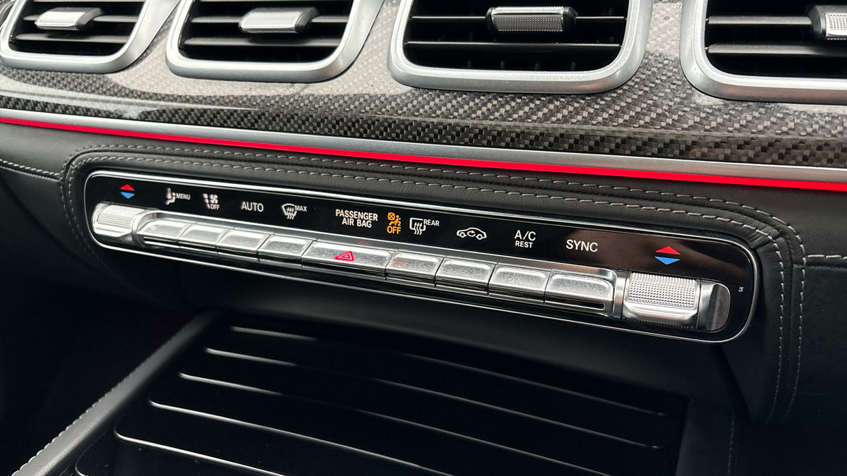 Mercedes-Benz GLS Image 30