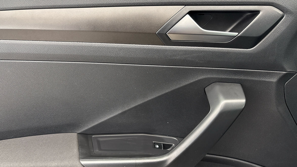 Volkswagen T-Roc Image 19