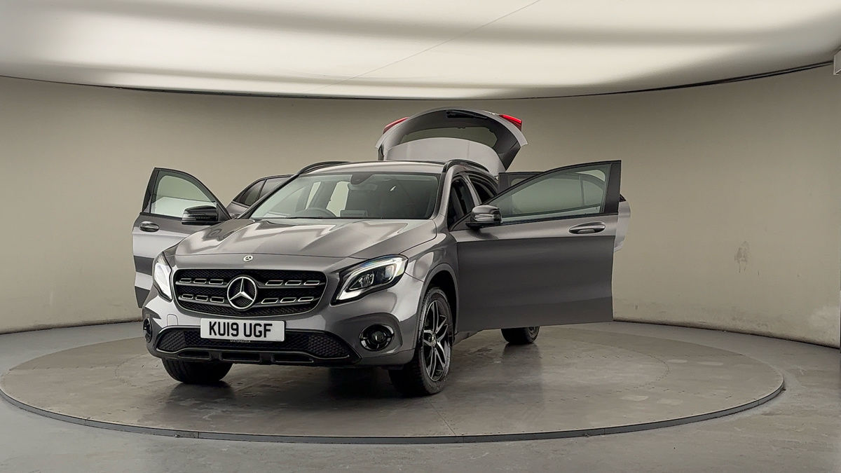 More views of Mercedes-Benz GLA
