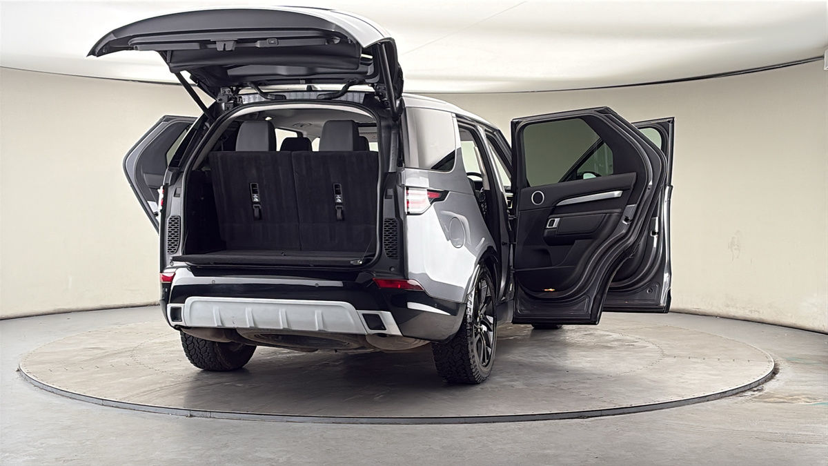 More views of Land Rover Discovery