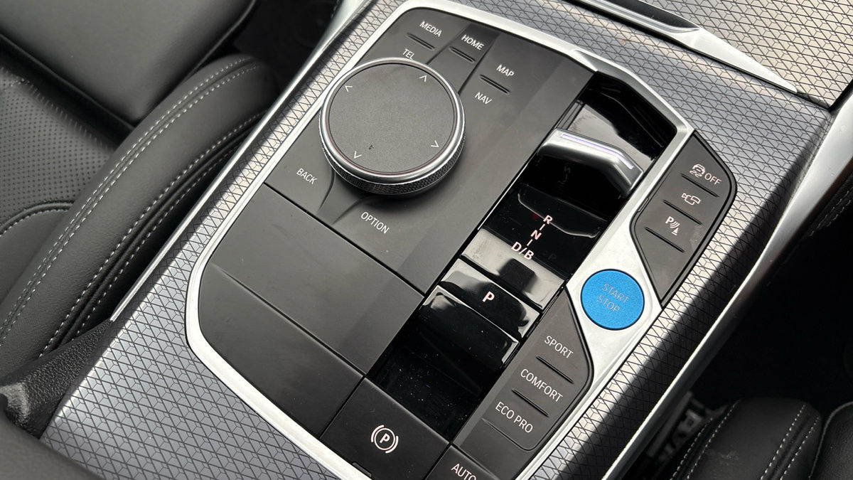 BMW i4 Image 6