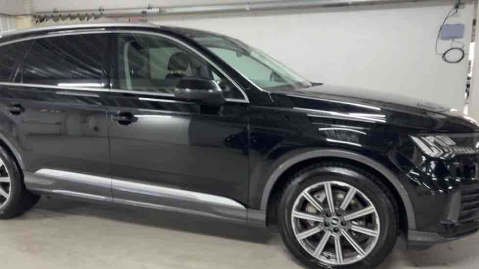 More views of Audi Q7