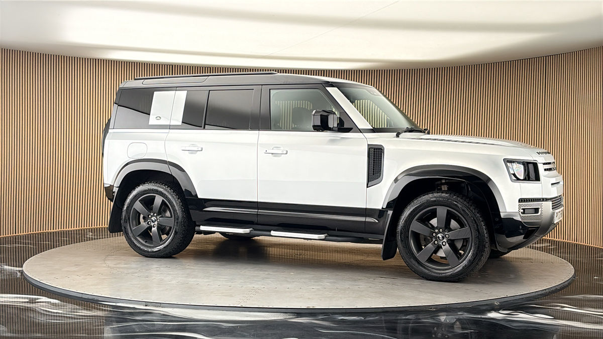 More views of Land Rover Defender 110