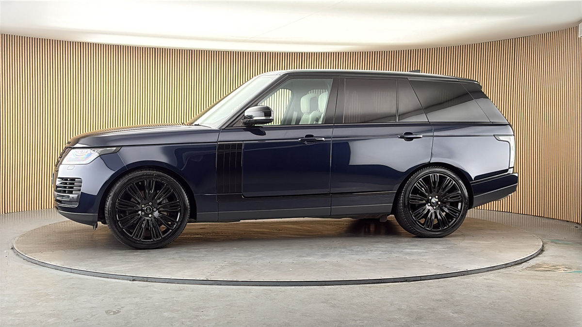 More views of Land Rover Range Rover