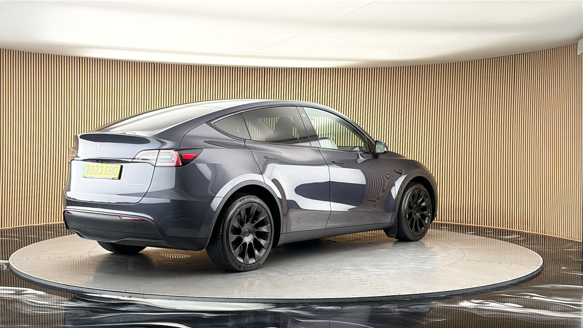 Tesla Model Y Image 21