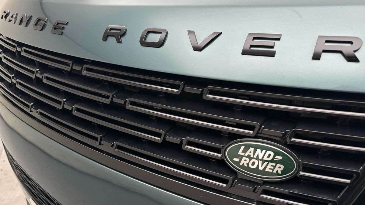 Land Rover Range Rover Sport Image 24