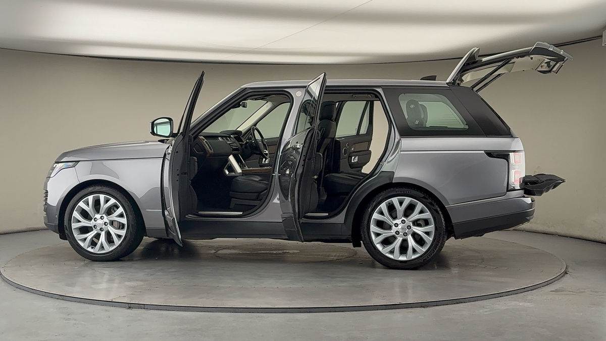 More views of Land Rover Range Rover