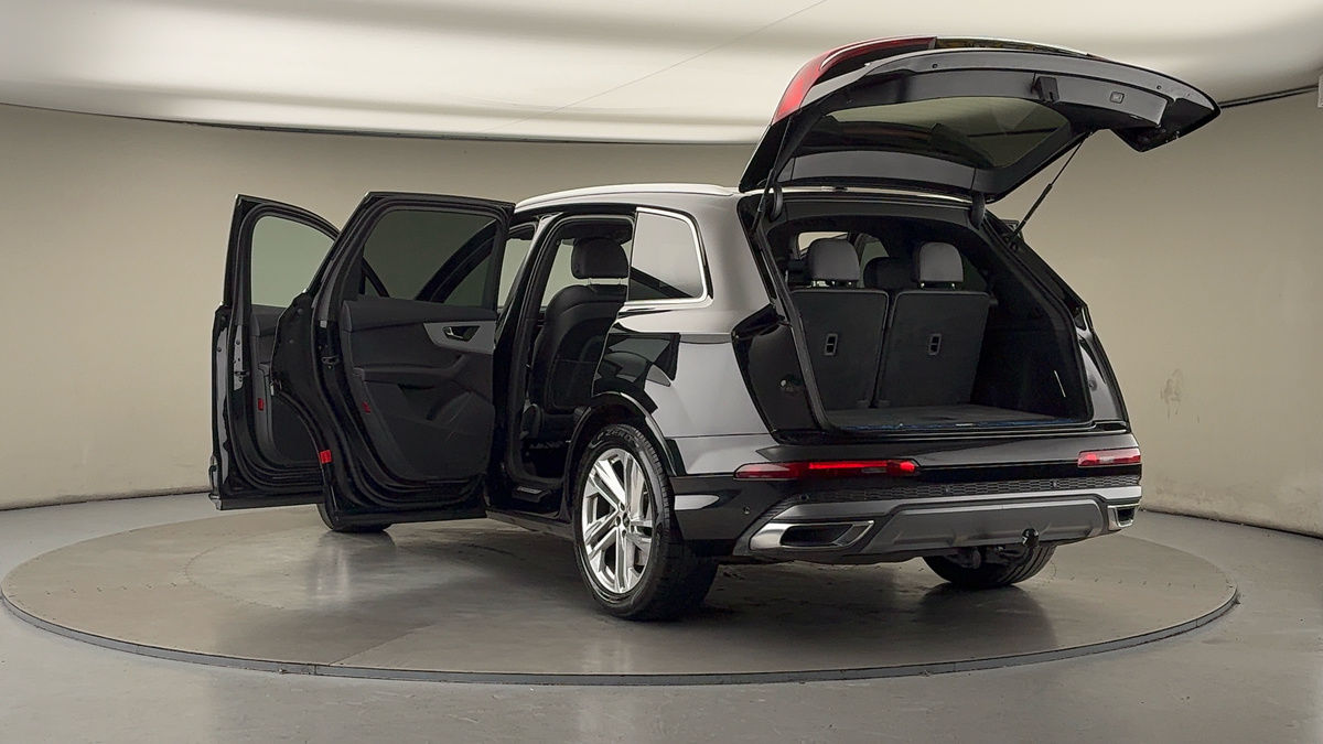 Audi Q7 Image 23