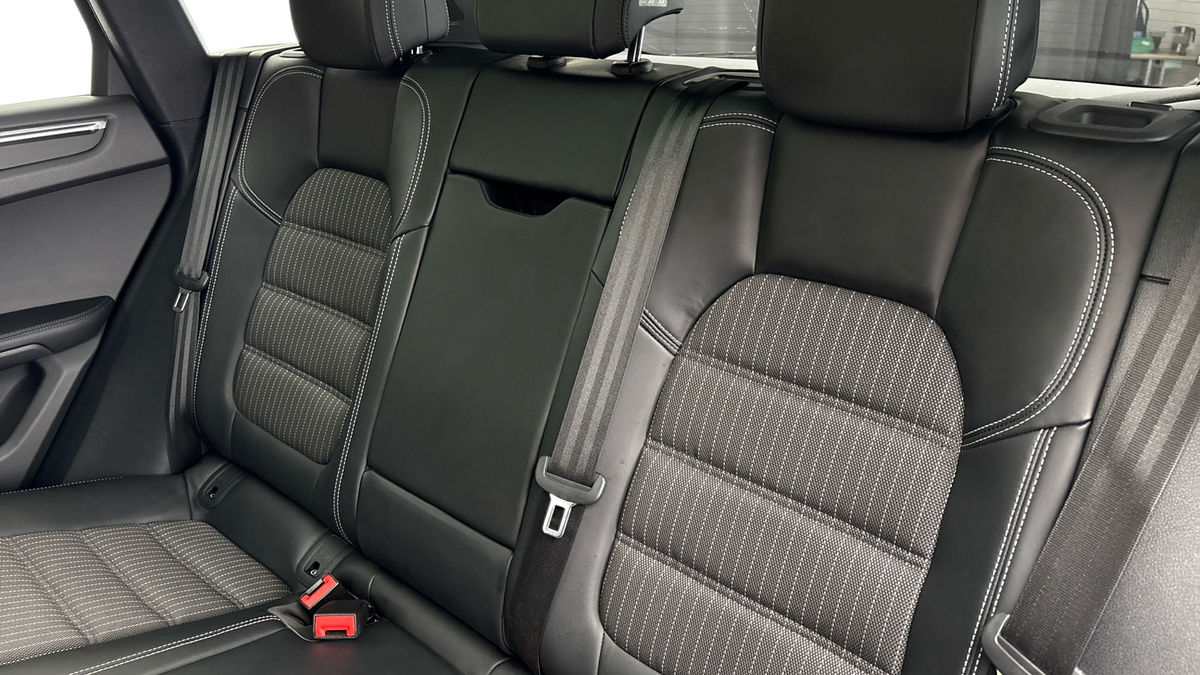 Porsche Macan Image 8