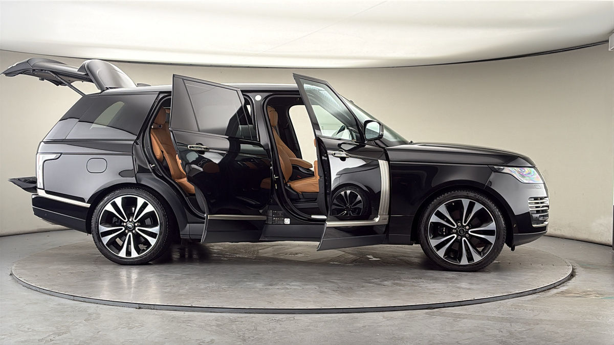 More views of Land Rover Range Rover