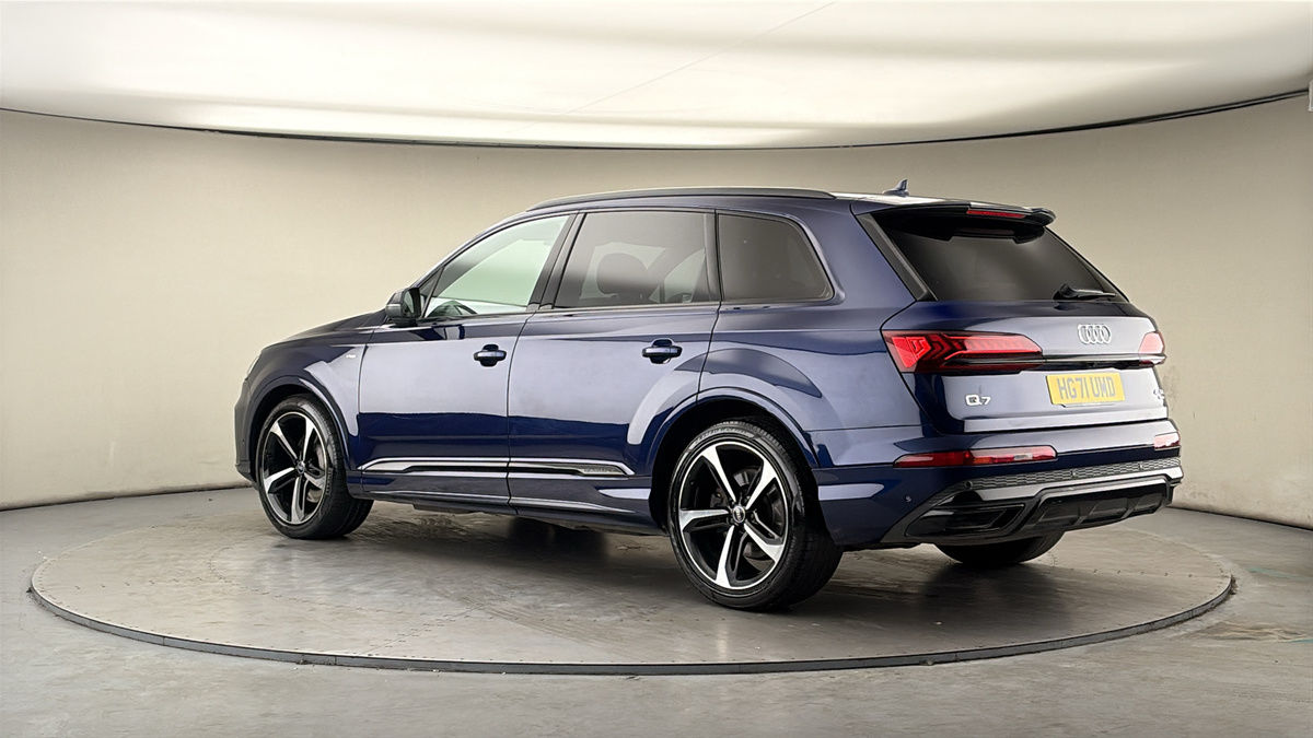 More views of Audi Q7