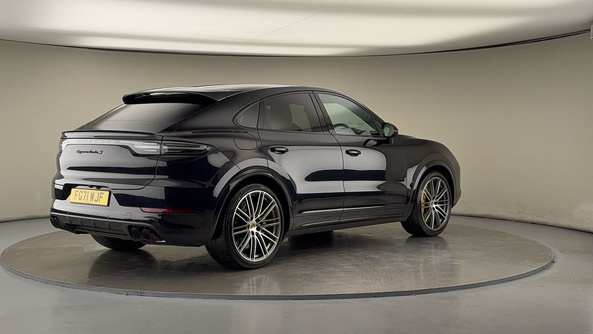 Porsche Cayenne Image 21