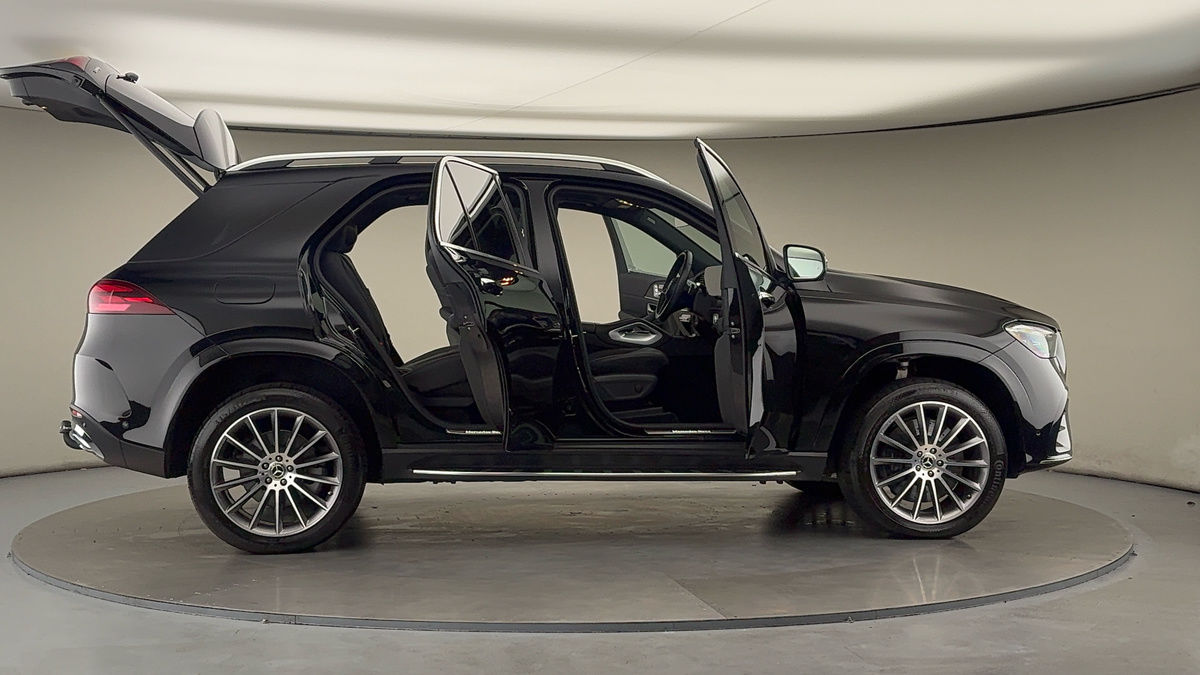 More views of Mercedes-Benz GLE