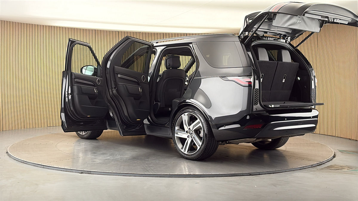 More views of Land Rover Discovery