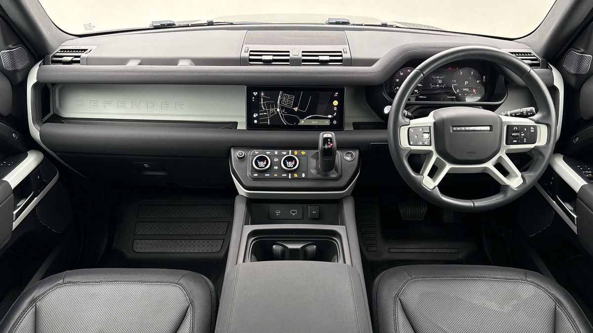 Land Rover Defender 110 Image 12