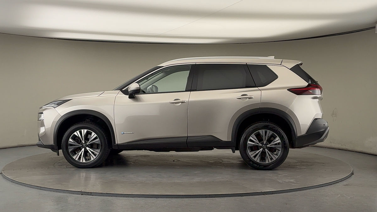 More views of Nissan X-Trail