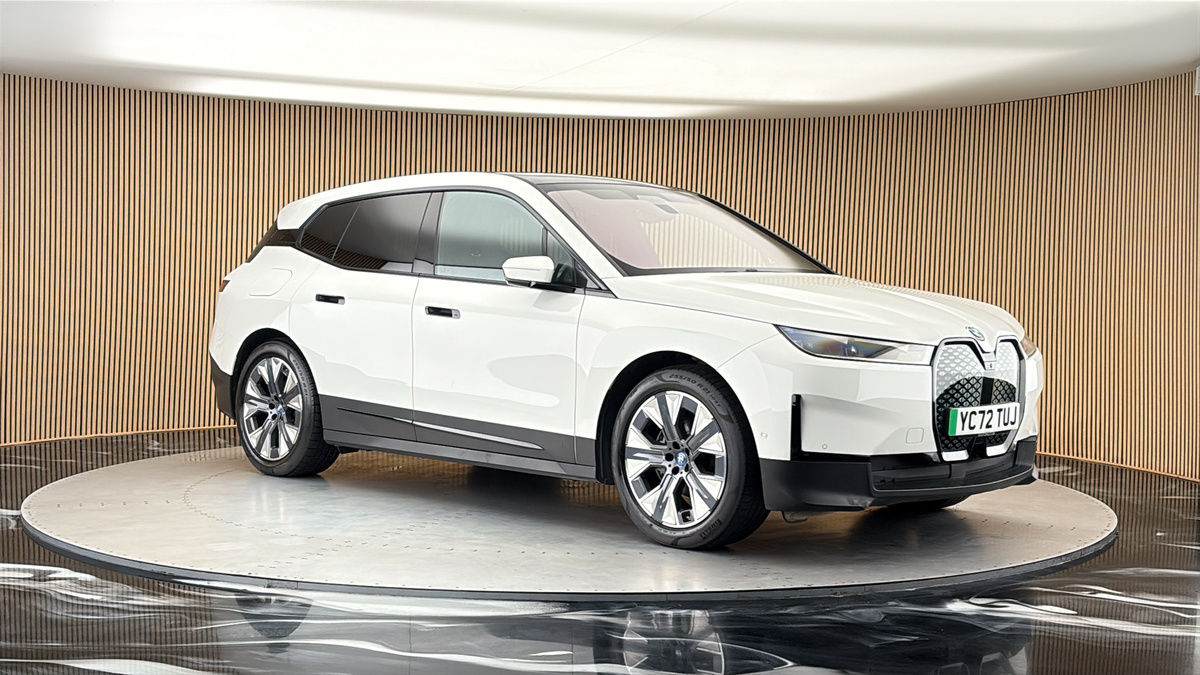 More views of BMW iX