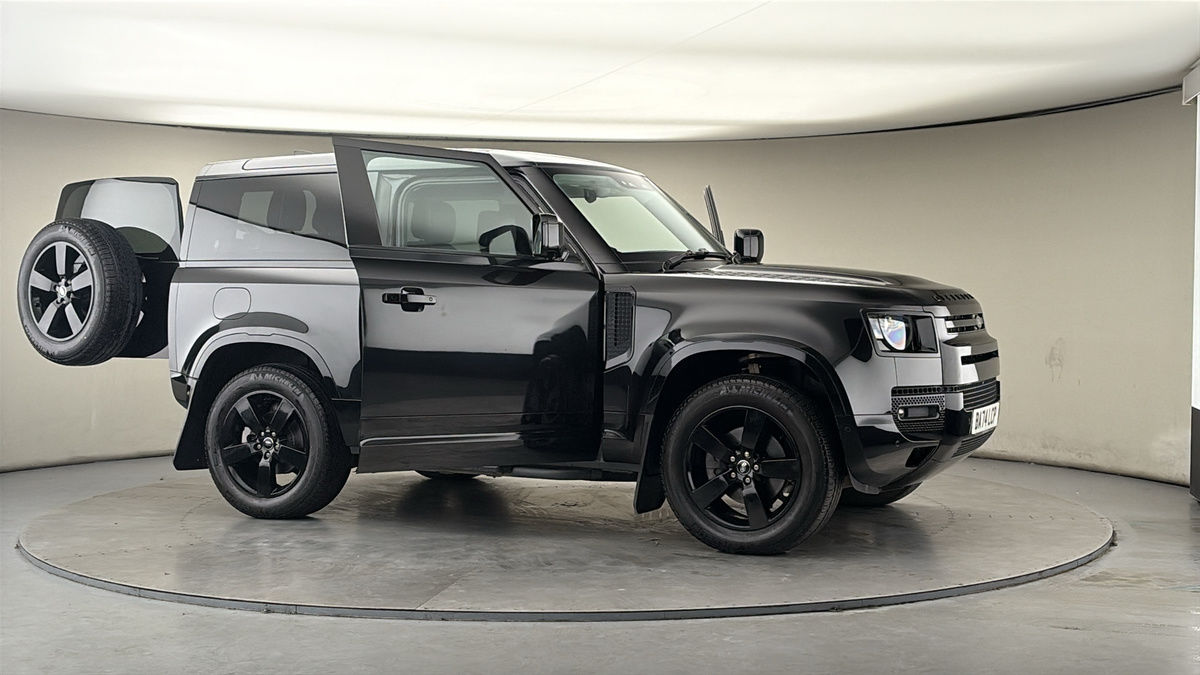 More views of Land Rover Defender 90