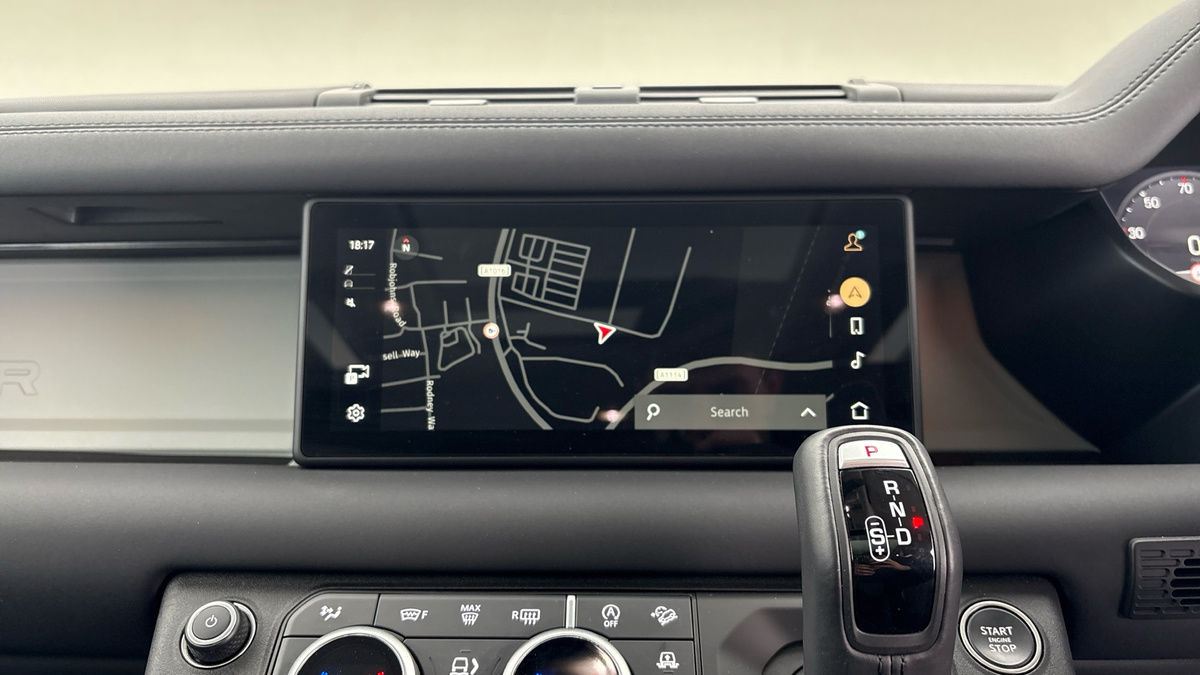 Land Rover Defender 90 Urban Image 33