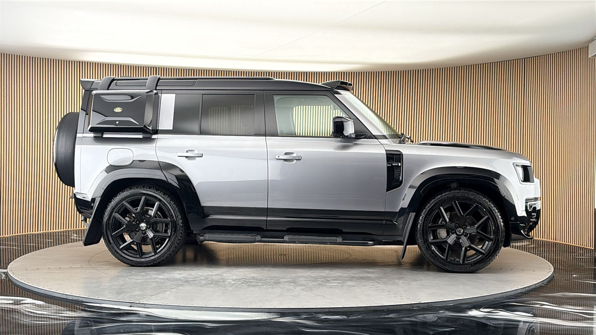 More views of Land Rover Defender 110