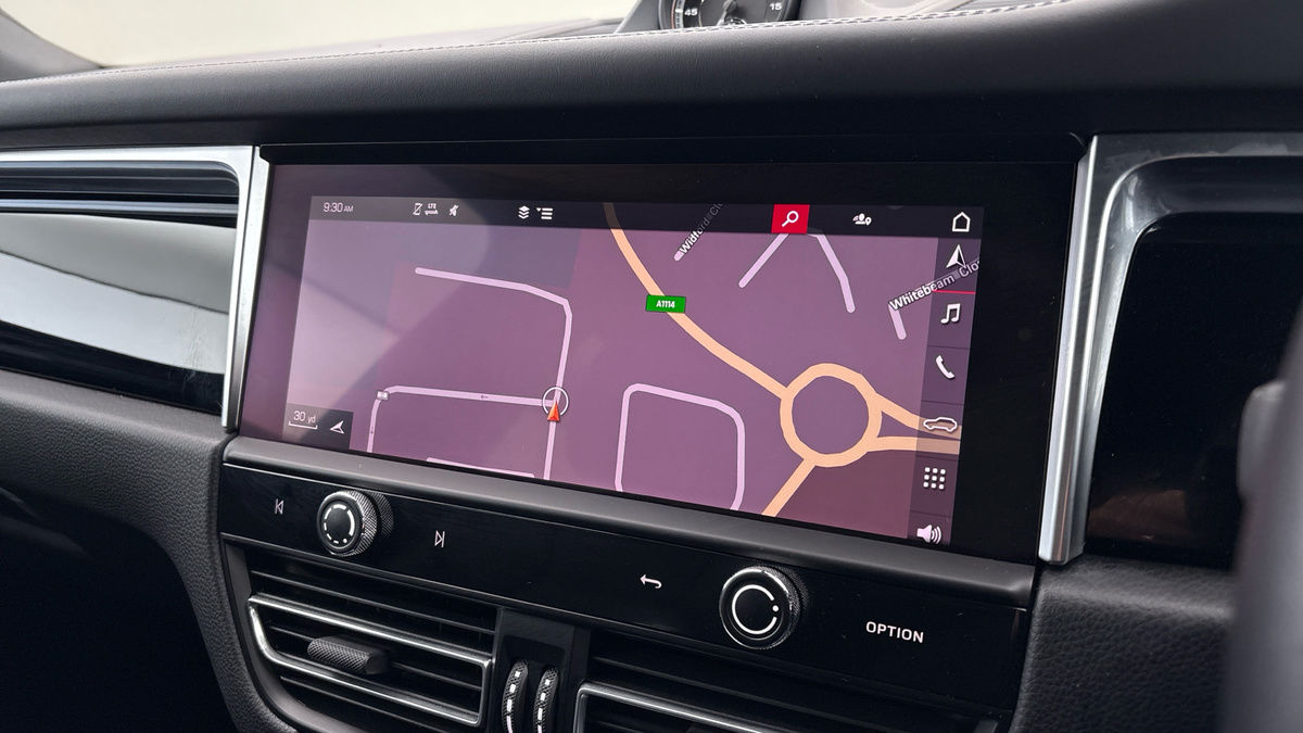 Porsche Macan Image 17