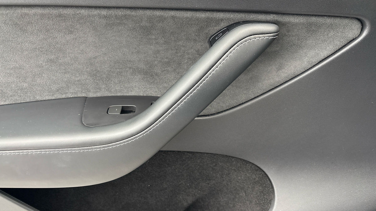 Tesla Model Y Image 19