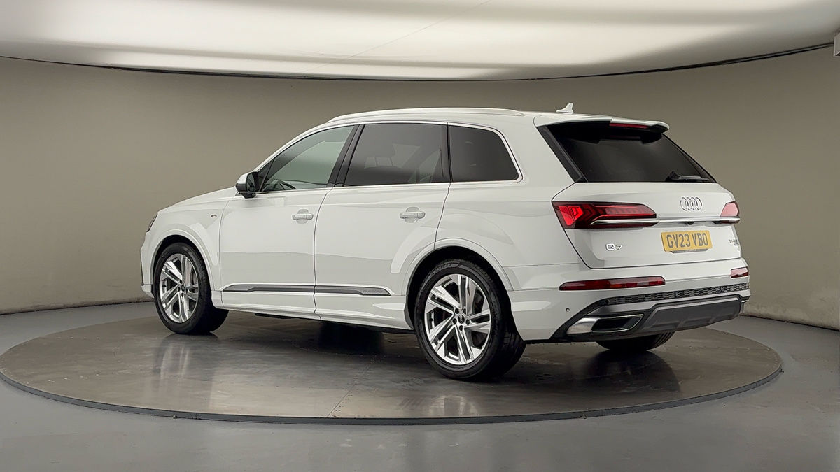 More views of Audi Q7