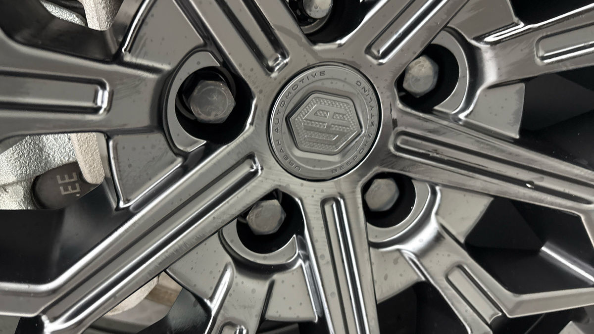 Land Rover Defender 110 Urban Image 27