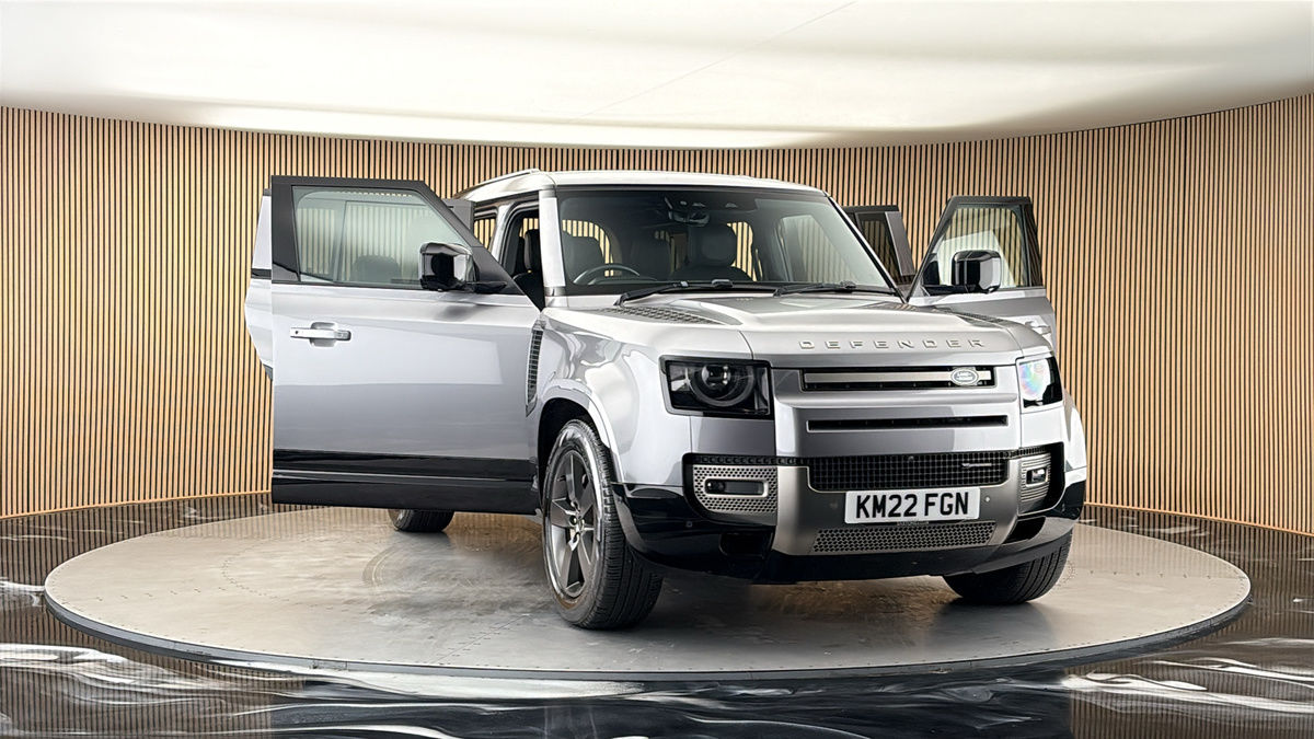 More views of Land Rover Defender 110