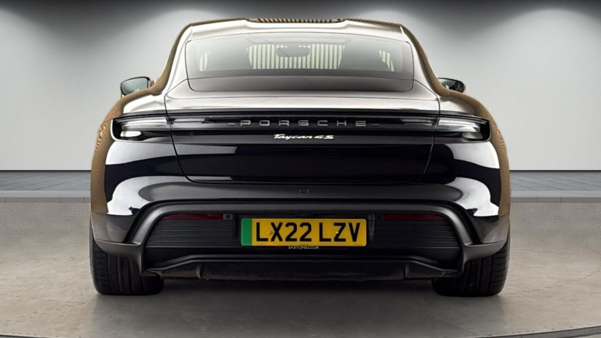 Porsche Taycan Image 4