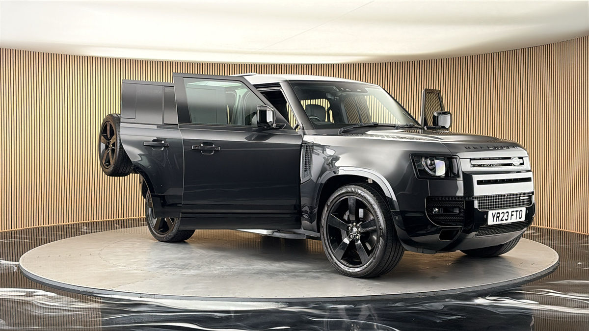 More views of Land Rover Defender 110