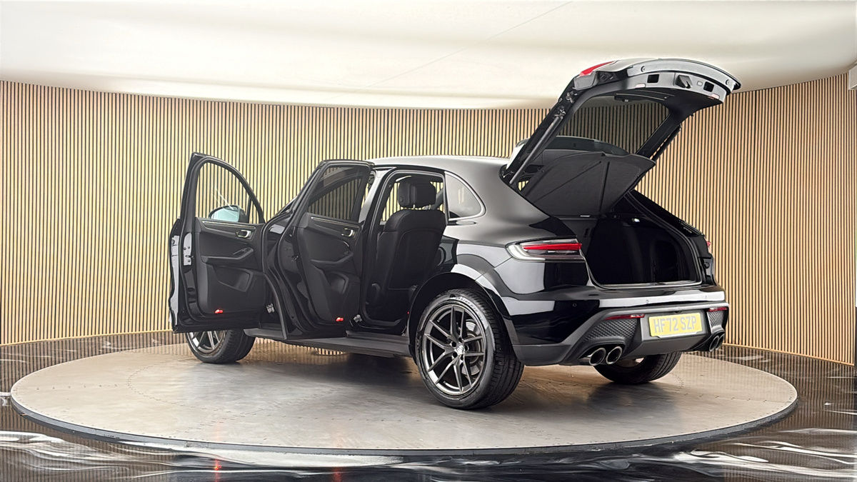 More views of Porsche Macan