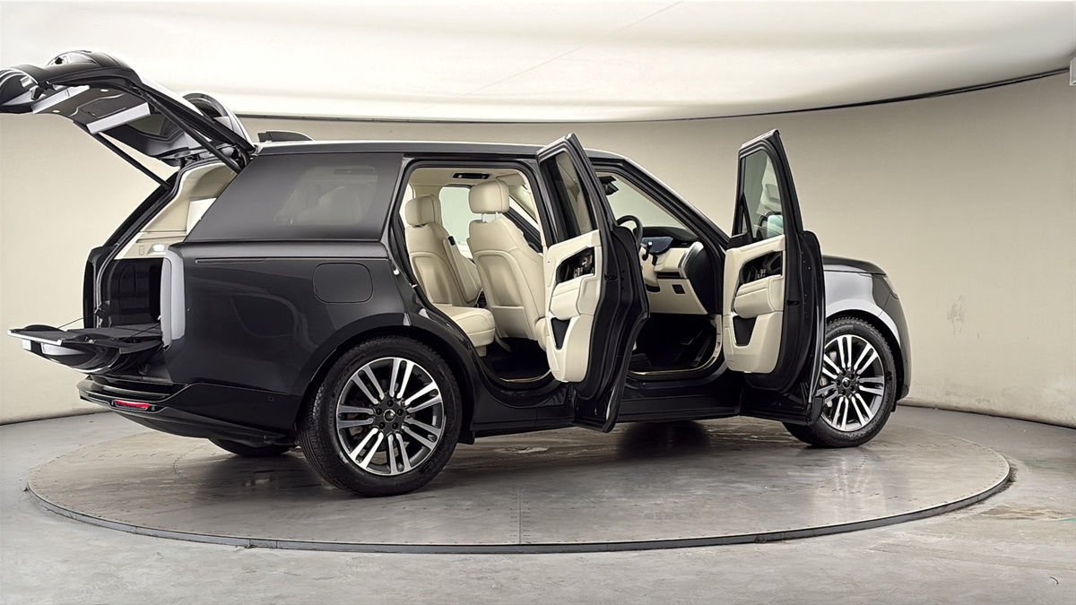 More views of Land Rover Range Rover