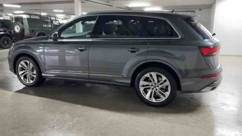 More views of Audi Q7