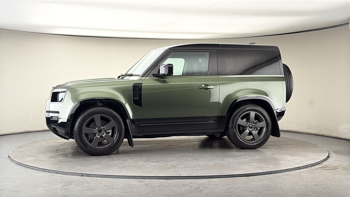 More views of Land Rover Defender 90