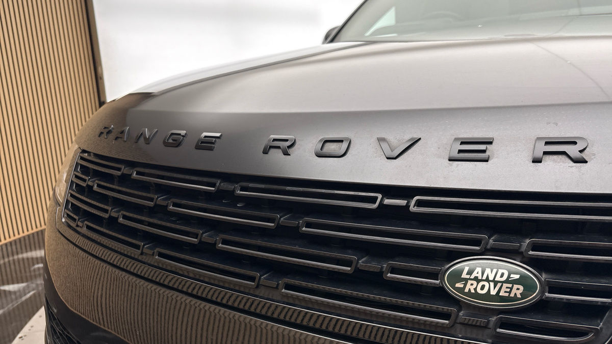 Land Rover Range Rover Sport Image 24