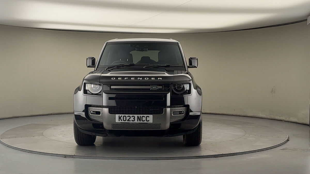 Land Rover Defender 110 Image 3