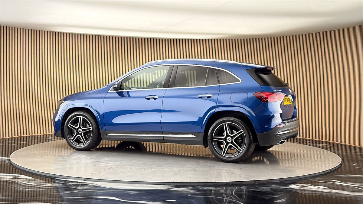 More views of Mercedes-Benz GLA