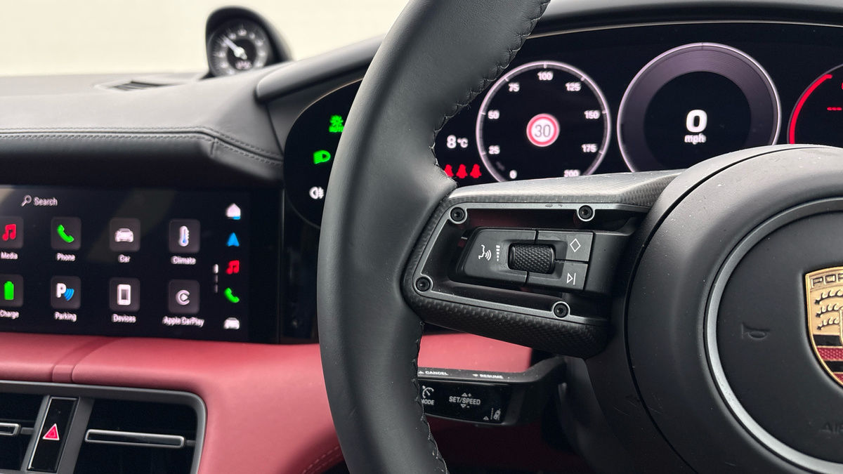 Porsche Taycan Image 14