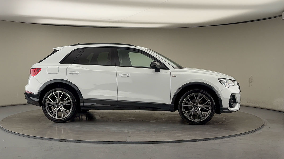 More views of Audi Q3