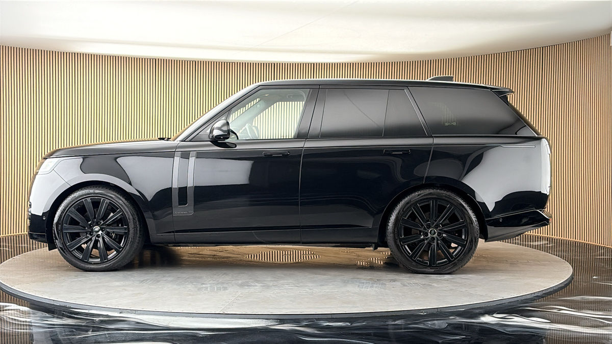 More views of Land Rover Range Rover