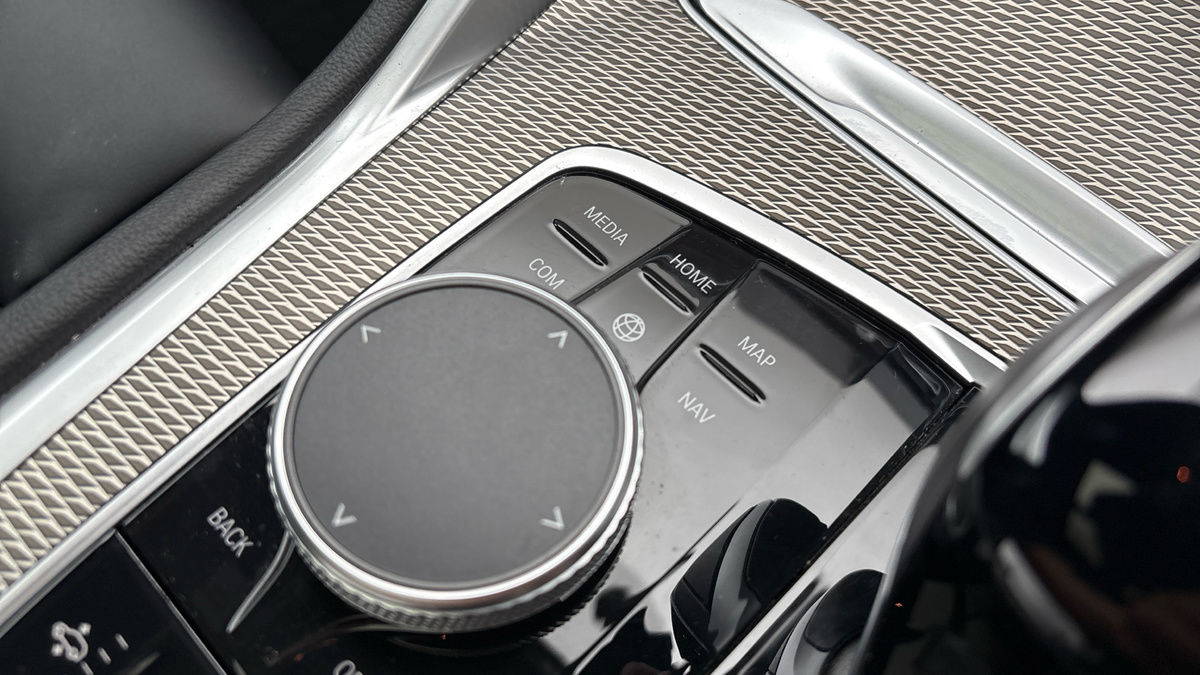 BMW X6 Image 28