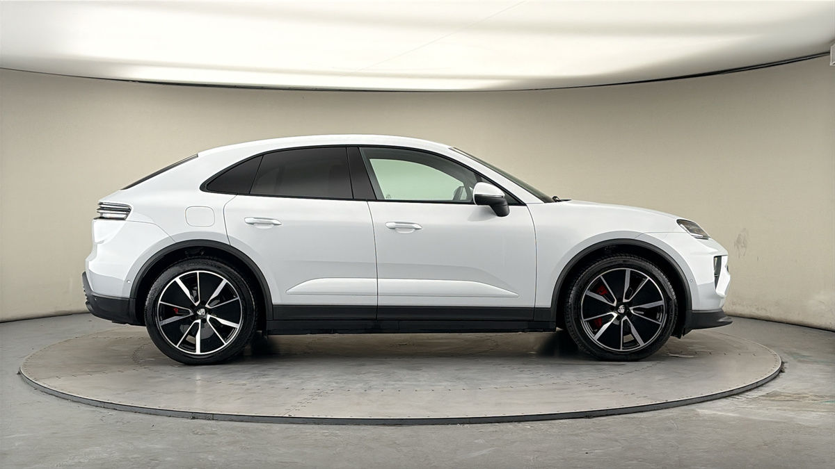 Porsche Macan Image 16