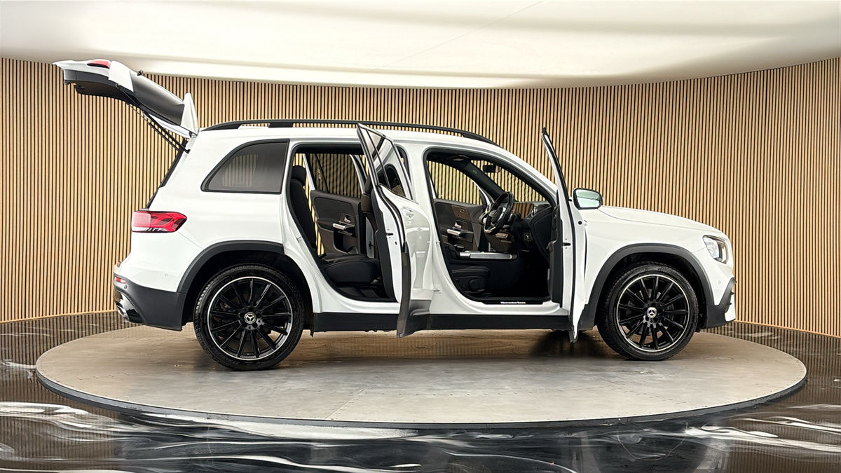 More views of Mercedes-Benz GLB