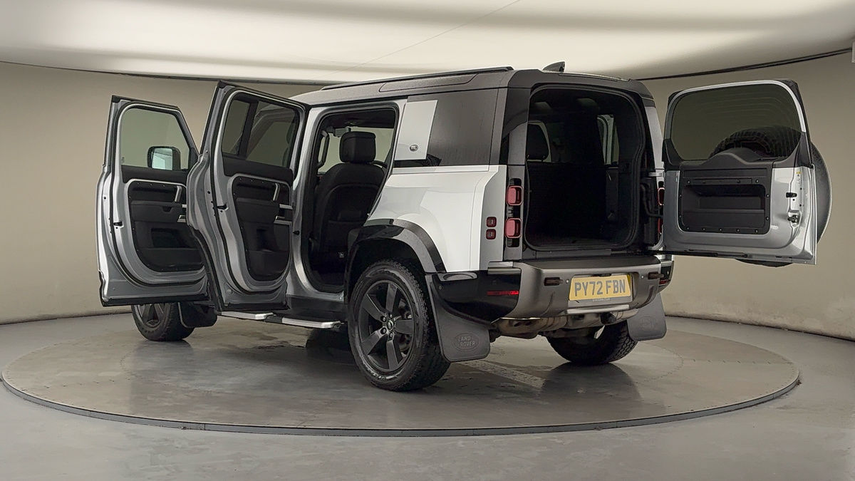 More views of Land Rover Defender 110