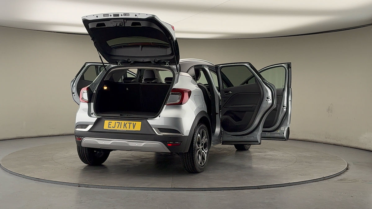 More views of Renault CAPTUR