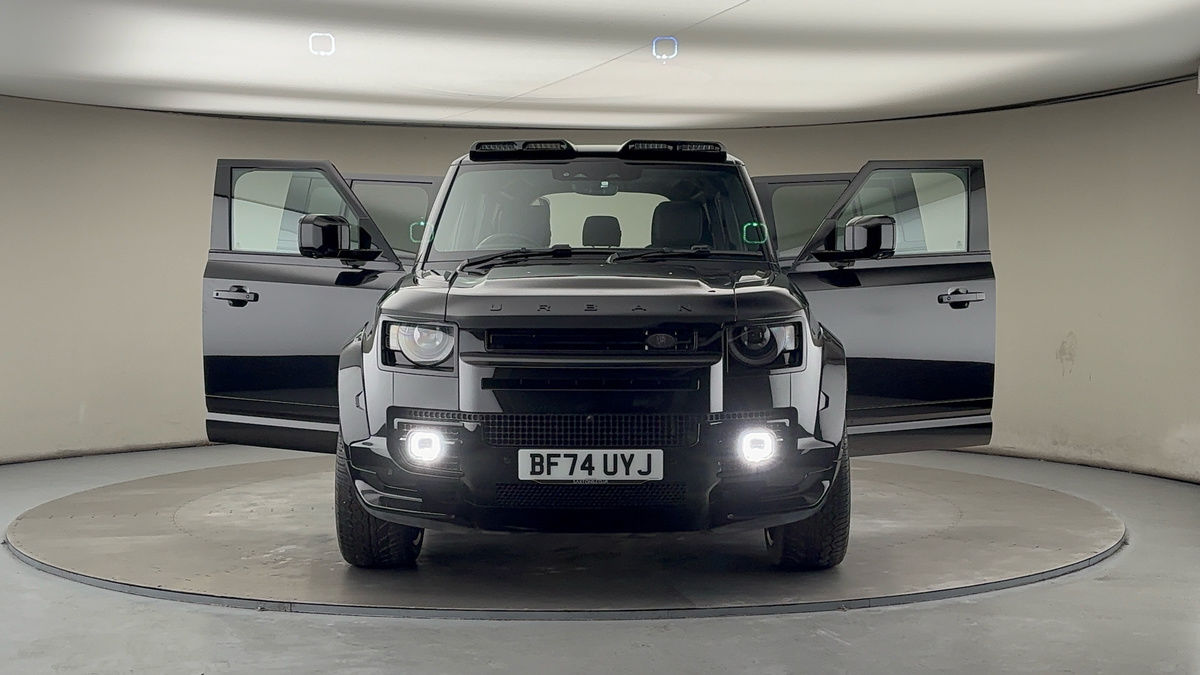 More views of Land Rover Defender 110