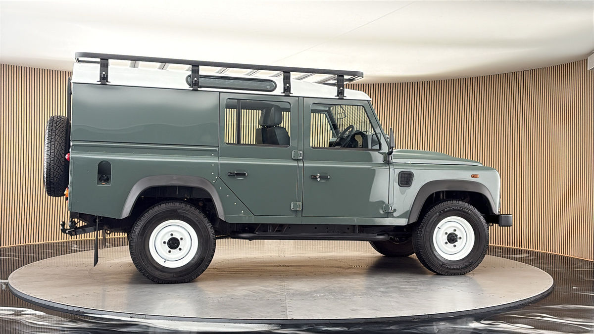 More views of Land Rover Defender 110