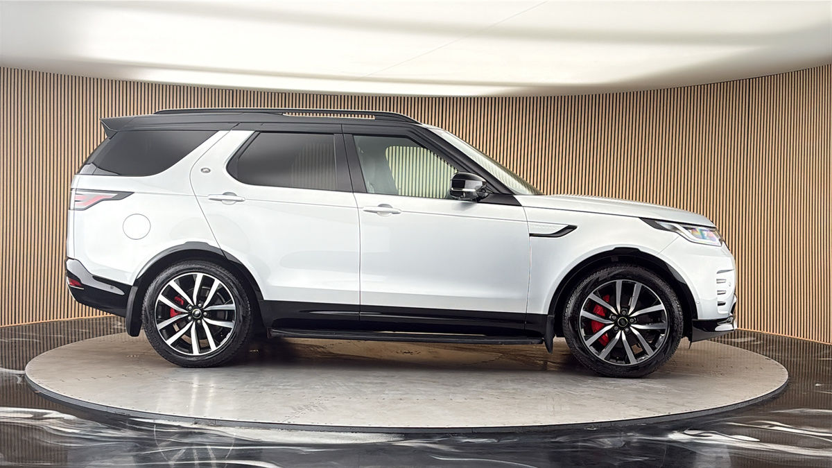 More views of Land Rover Discovery