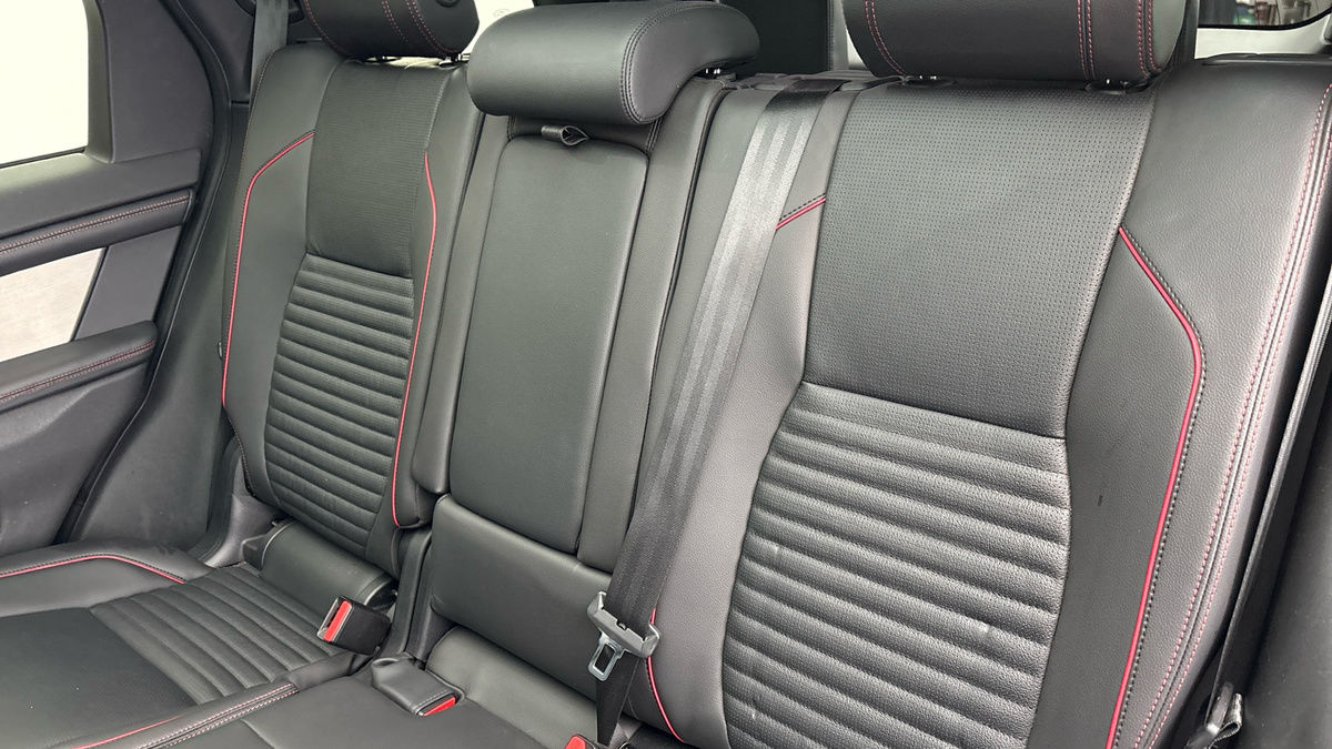 Land Rover Discovery Sport Image 8